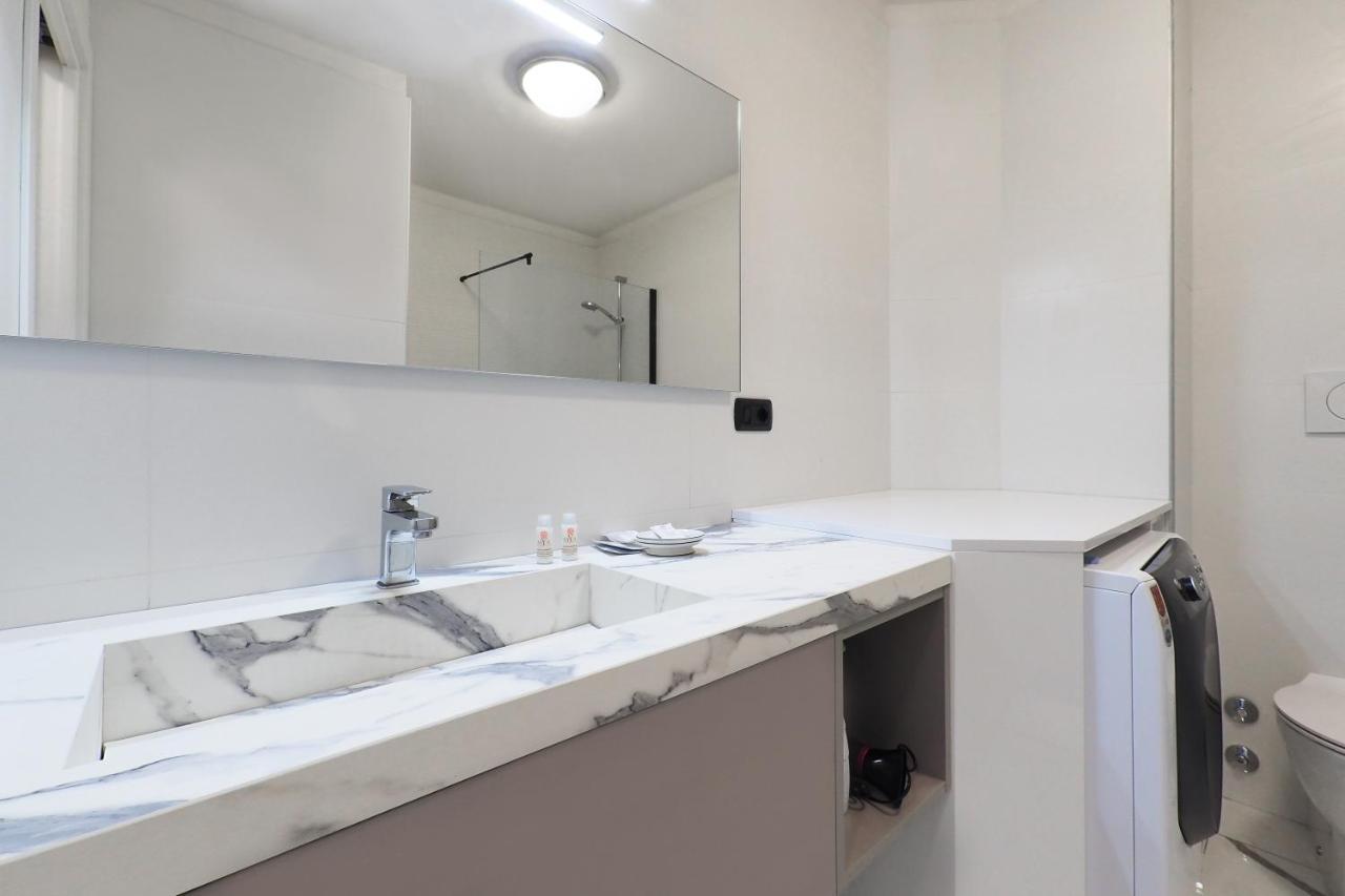 Duomo Luxury Apartment IV ميلان المظهر الخارجي الصورة